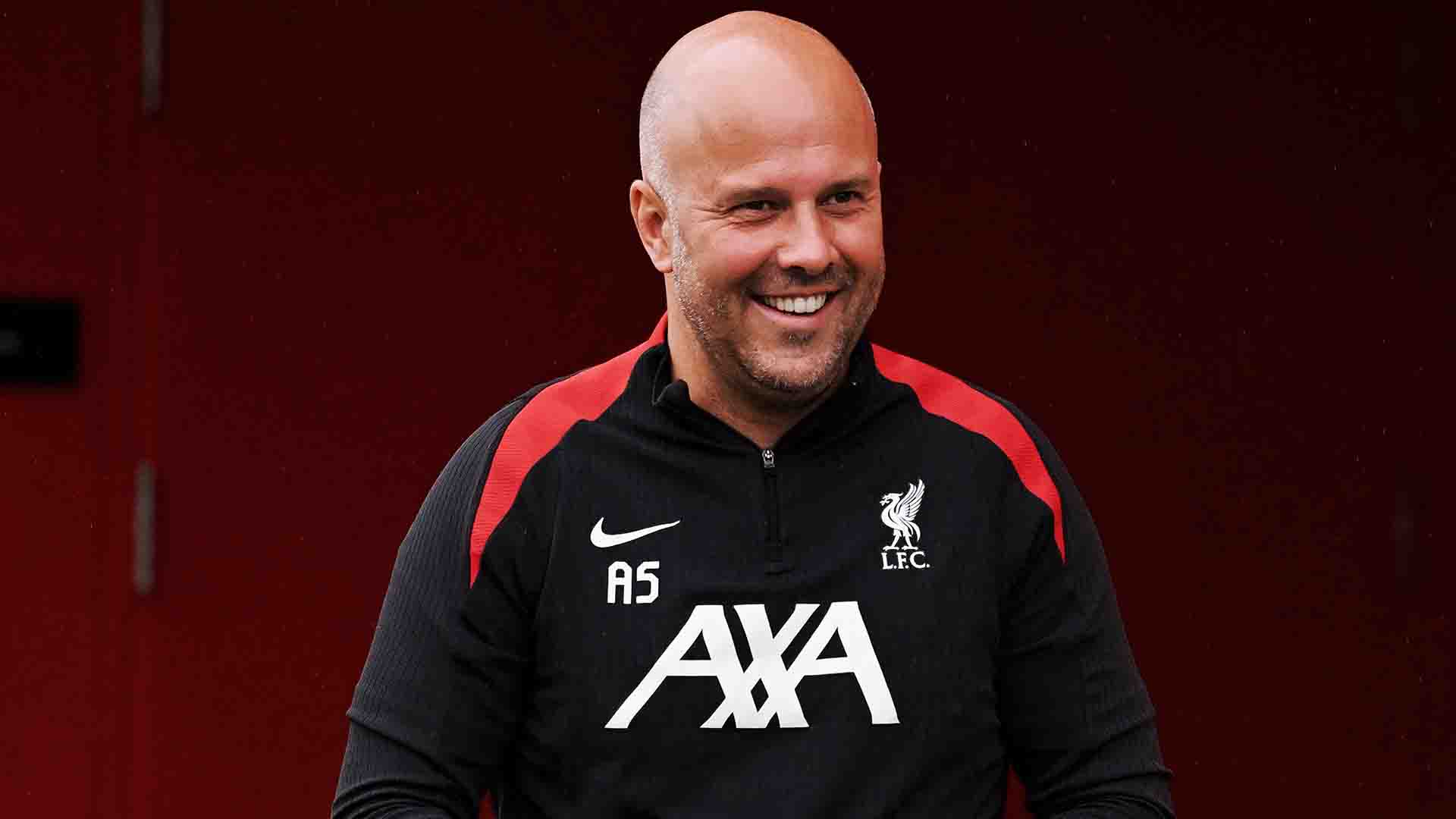 Arne Slot Diapresiasi Atas Pendekatan Taktisnya di Liverpool